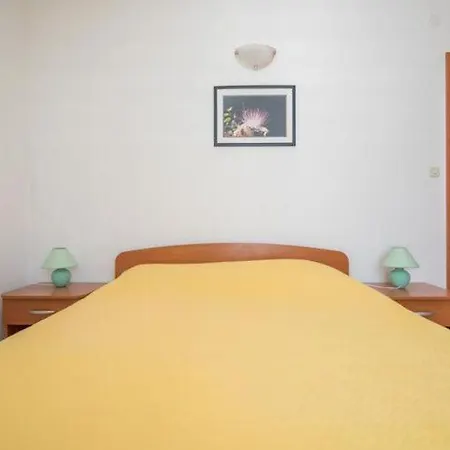 Apartment Batinic - Two Bedroom With Terrace And Sea View St