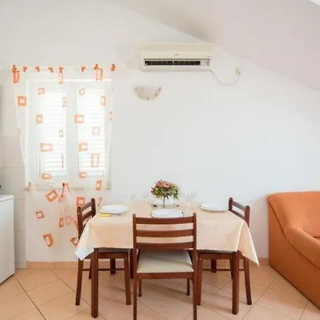 Batinic - Two Bedroom With Terrace And Sea View St Apartment Supetar