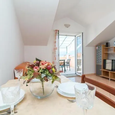 Batinic - Two Bedroom With Terrace And Sea View St