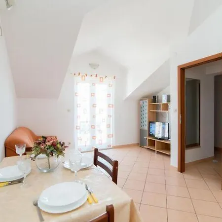 Batinic - Two Bedroom With Terrace And Sea View St Apartment Supetar