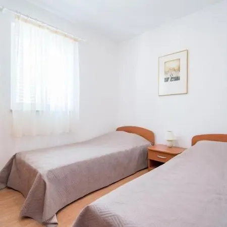 Batinic - Two Bedroom With Terrace And Sea View St Apartment *